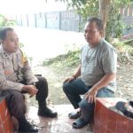 Bhabin Polsek Cibuaya Polres Karawang melaksanakan binluh terkait kamtibmas ke warga masyarakat