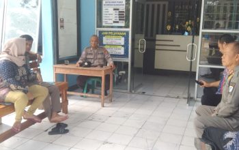 Kanit Binmas Polsek Rangkasbitung Polres Lebak Sambangi Staf Kecamatan Kalanganyar