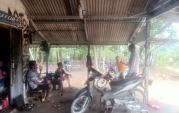Bhabinkamtibmas Polsek Bojongmanik Polres Lebak Sambangi warga di Desa Binaan