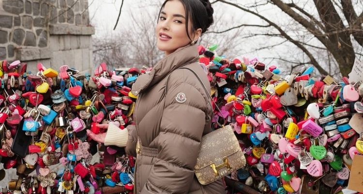 tasya_farasya-RrUQ_large